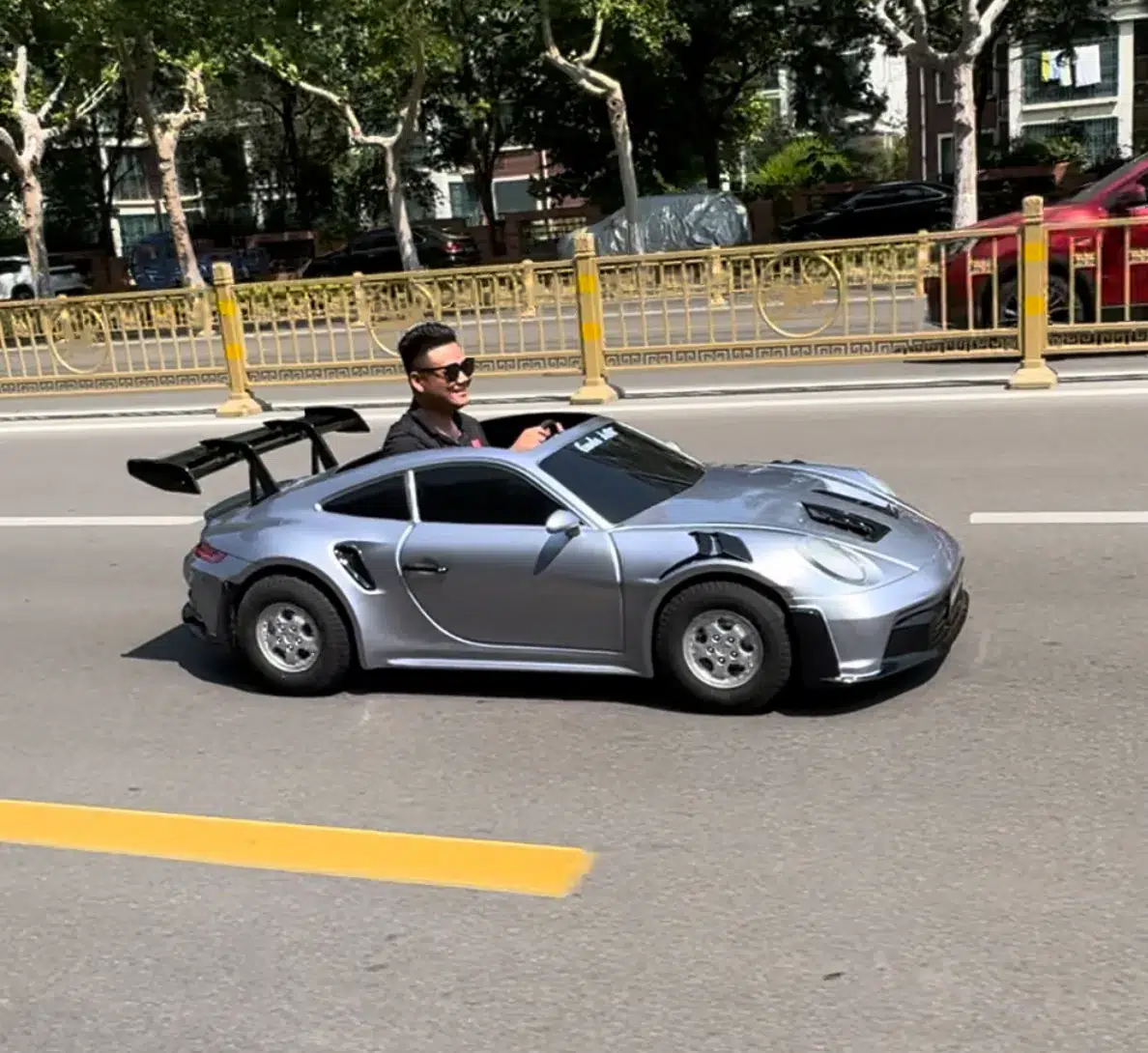 GT3 Widebody Sport Go-Karts — single-seat image for commercial closed-venue electric go-kart buyers